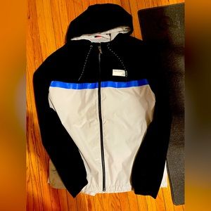 New balance windbreaker